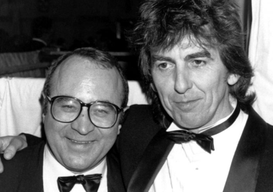 Bob Hoskins is small in stature.