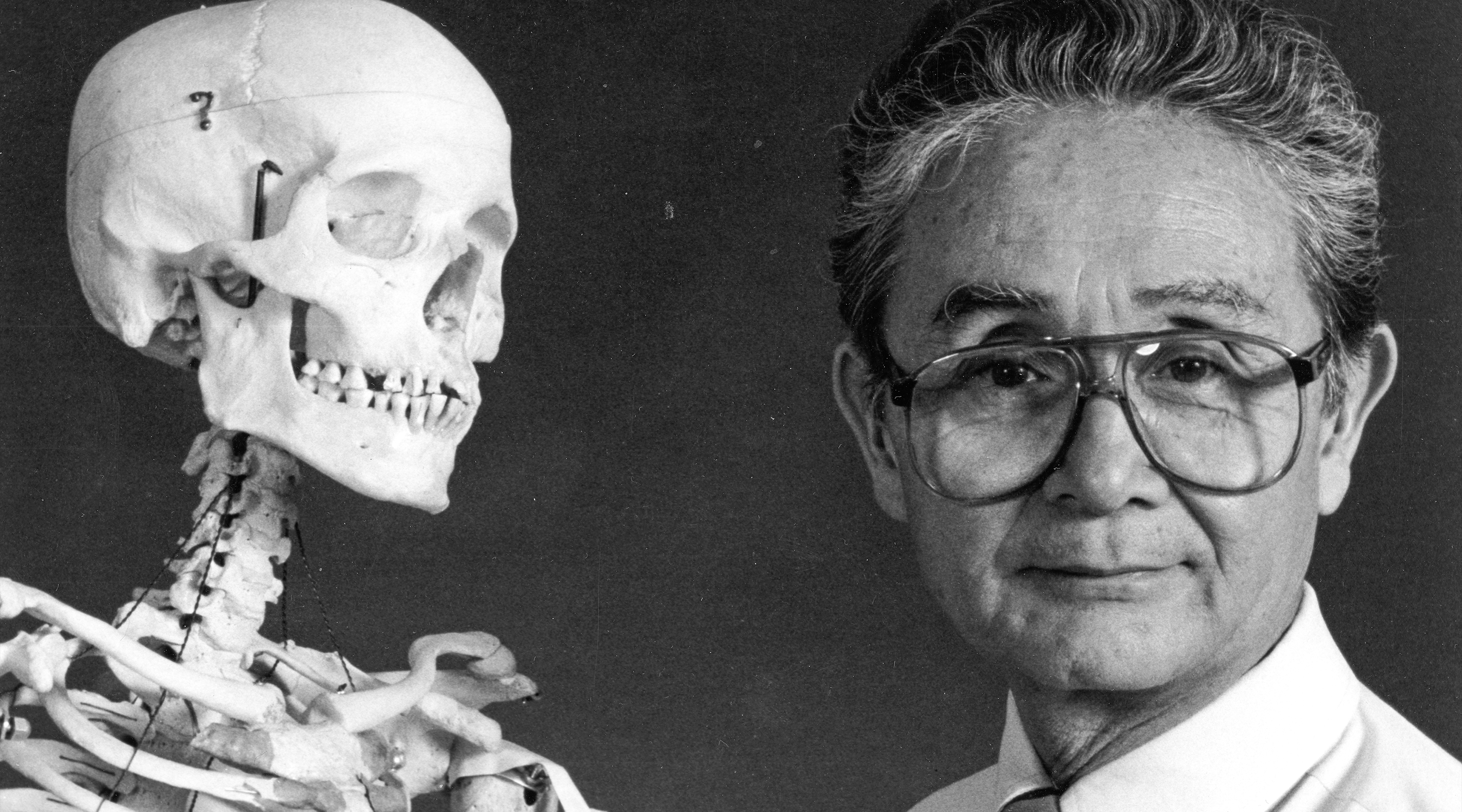 Thomas Noguchi and a skeleton.